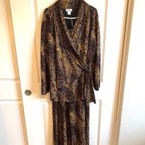 Two piece animal print pantsuit